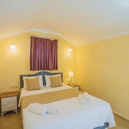 Calis'ta Denize Sifir 8 Kisilik Pearl 9 Φετιγιέ